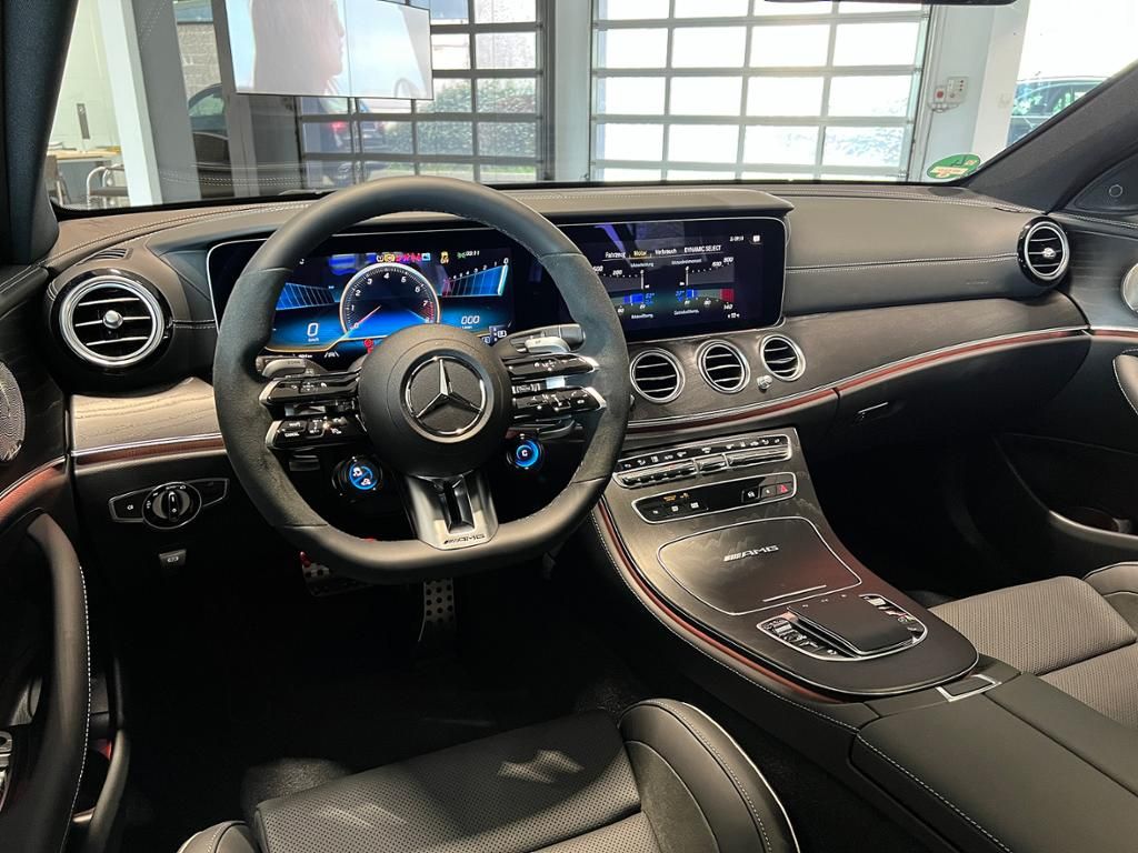 Mercedes E kombi 63 S AMG 4matic | nový facelift | sportovní luxusní kombi | V8 biturbo 612 koní | max výbava | nový model | objednání online AUTOiBUY.com